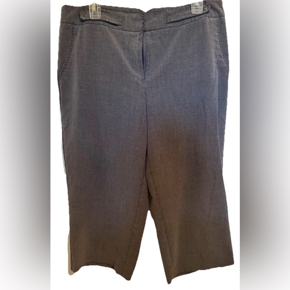 Requirements Women's Gray Capris size 14